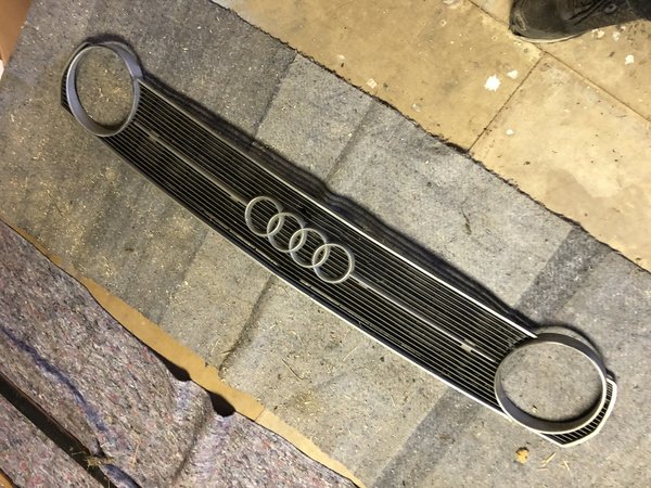 Audi 80 B1 Front Grill