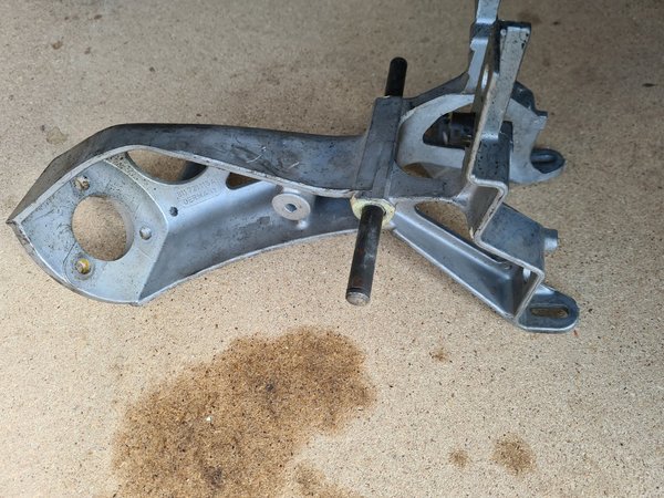 AUDI COUPE TYP 81 85 ,PEDAL BLOCK BREMSE KUPPLUNG ,   811721115A