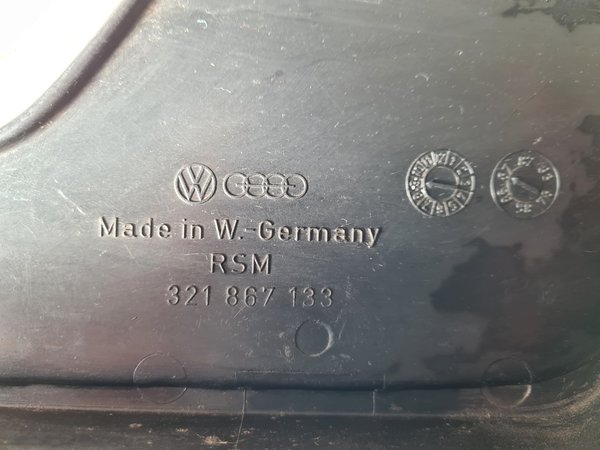 VW, Passat B2 Variant Santana Türtasche Verkleidung für Lautsprecher 321867133